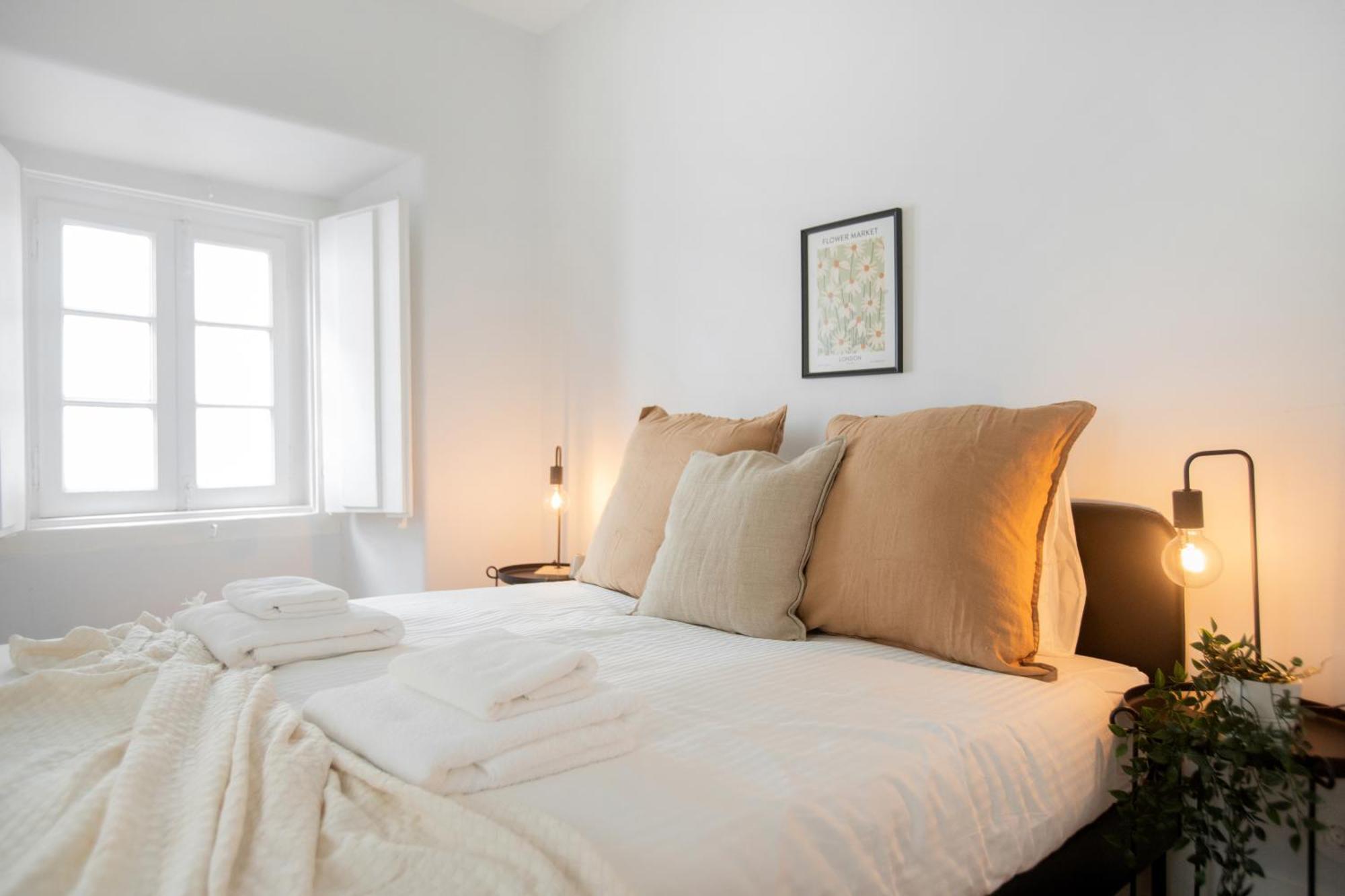 Charming 3-bedroom Retreat In The Heart Of Apartment Lissabon