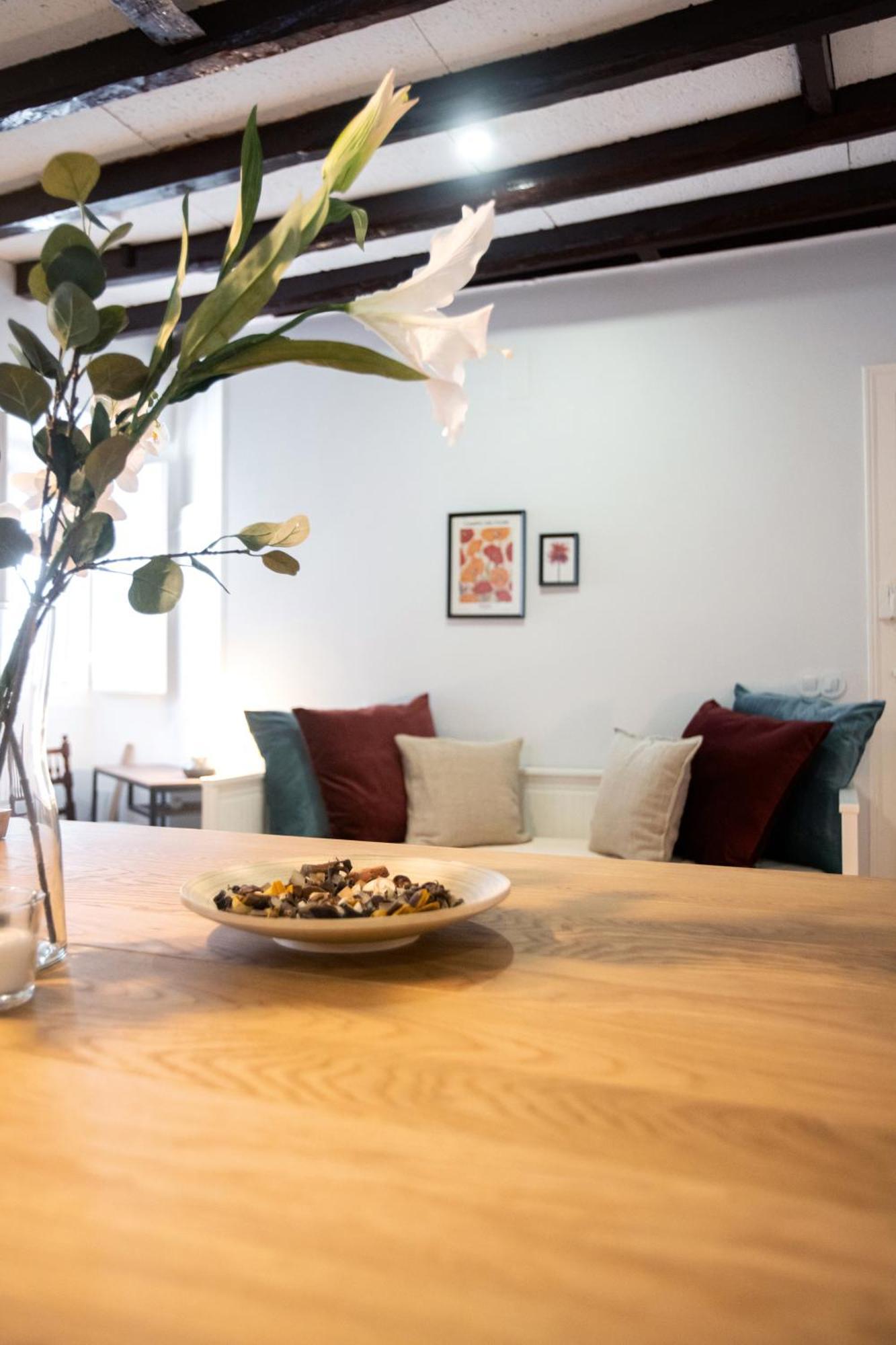 Apartment Charming 3-bedroom Retreat In The Heart Of Lissabon