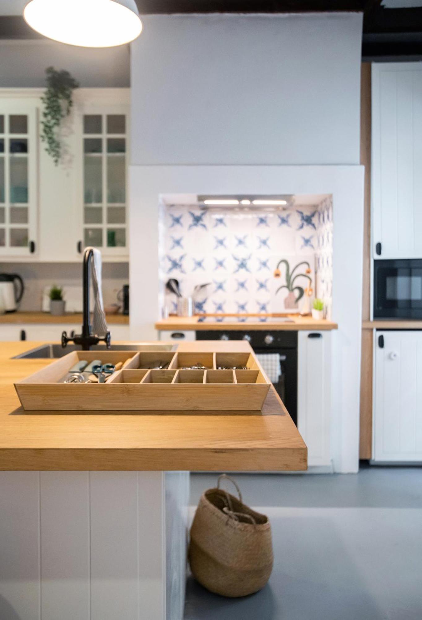 Charming 3-bedroom Retreat In The Heart Of Apartment