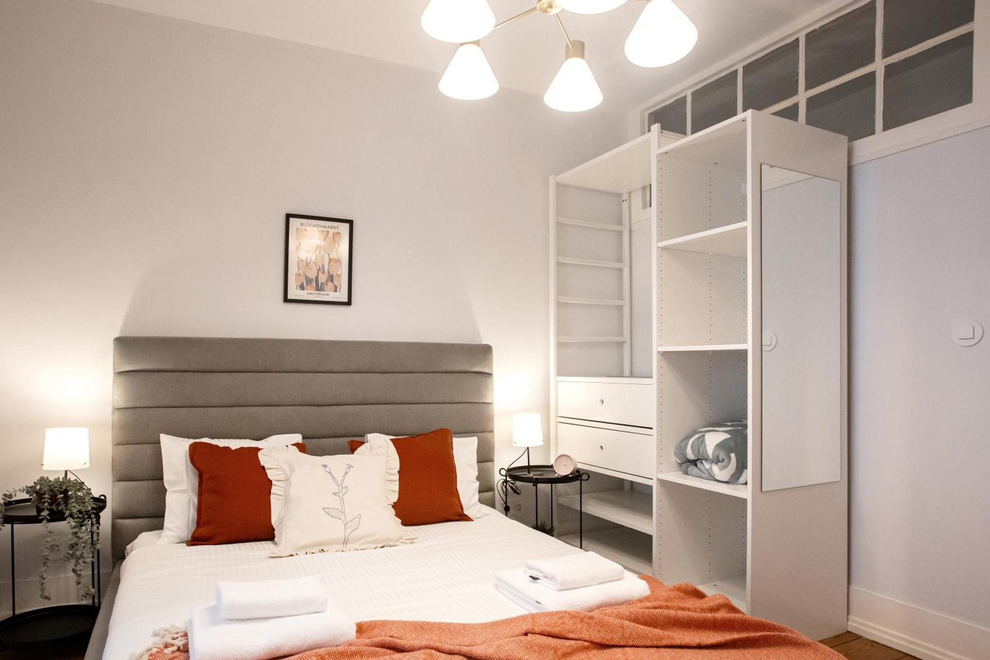 Apartment Charming 3-bedroom Retreat In The Heart Of Lissabon