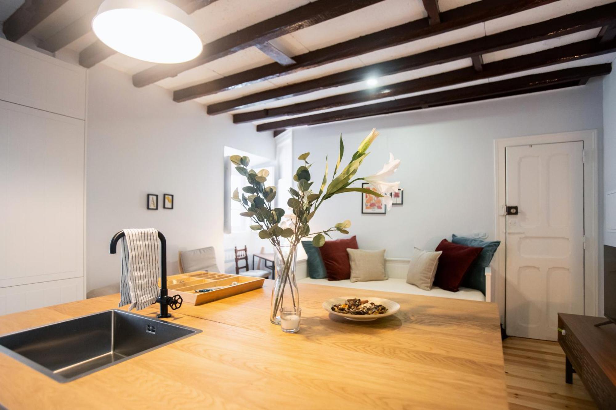 Charming 3-bedroom Retreat In The Heart Of Lissabon